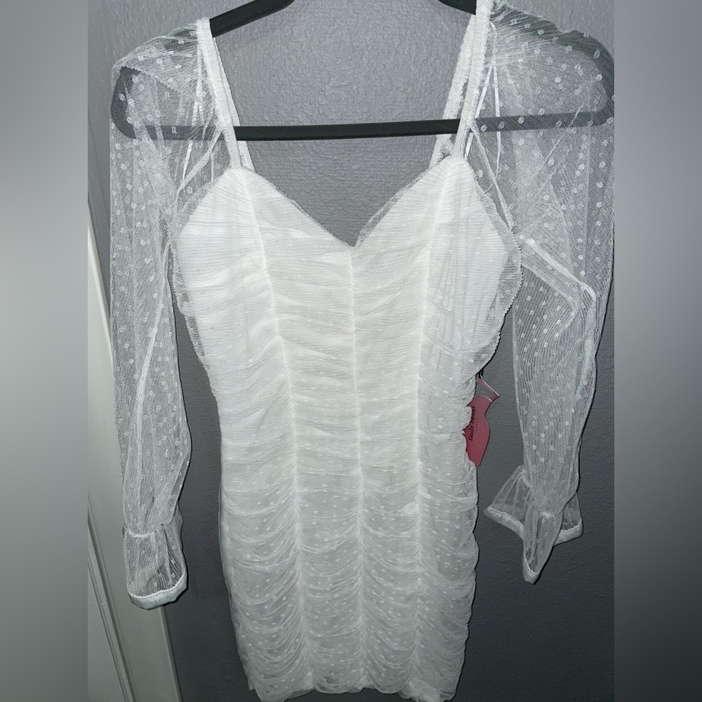 White bodycon dress